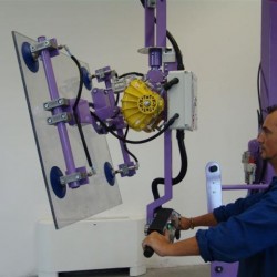 Chwytak manipulatora do szyb