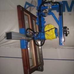 Manipulator pneumatyczny do transportu gotowych okien
