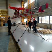 zawiesie-podcisnieniowe-podwieszone-pod-tandem-wciagnikow