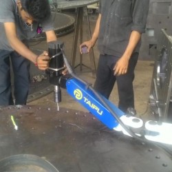 Ramię gwintujące TP1100 podczas pracy (4)