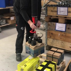 Chwytak podciśnieniowy do kartonów