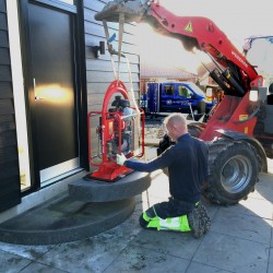 układanie płyt na budowie