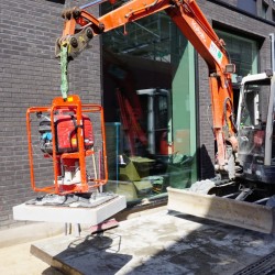 automomiczny chwytak spalinowy do płyt