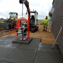 zasilany silnikiem spalinowym podnośnik do płyt chodnikowych